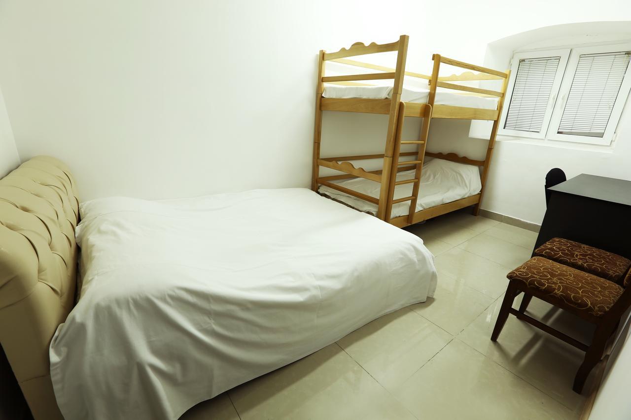 יירבאן Byron Hostel מראה חיצוני תמונה