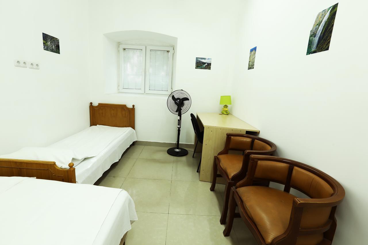 יירבאן Byron Hostel מראה חיצוני תמונה