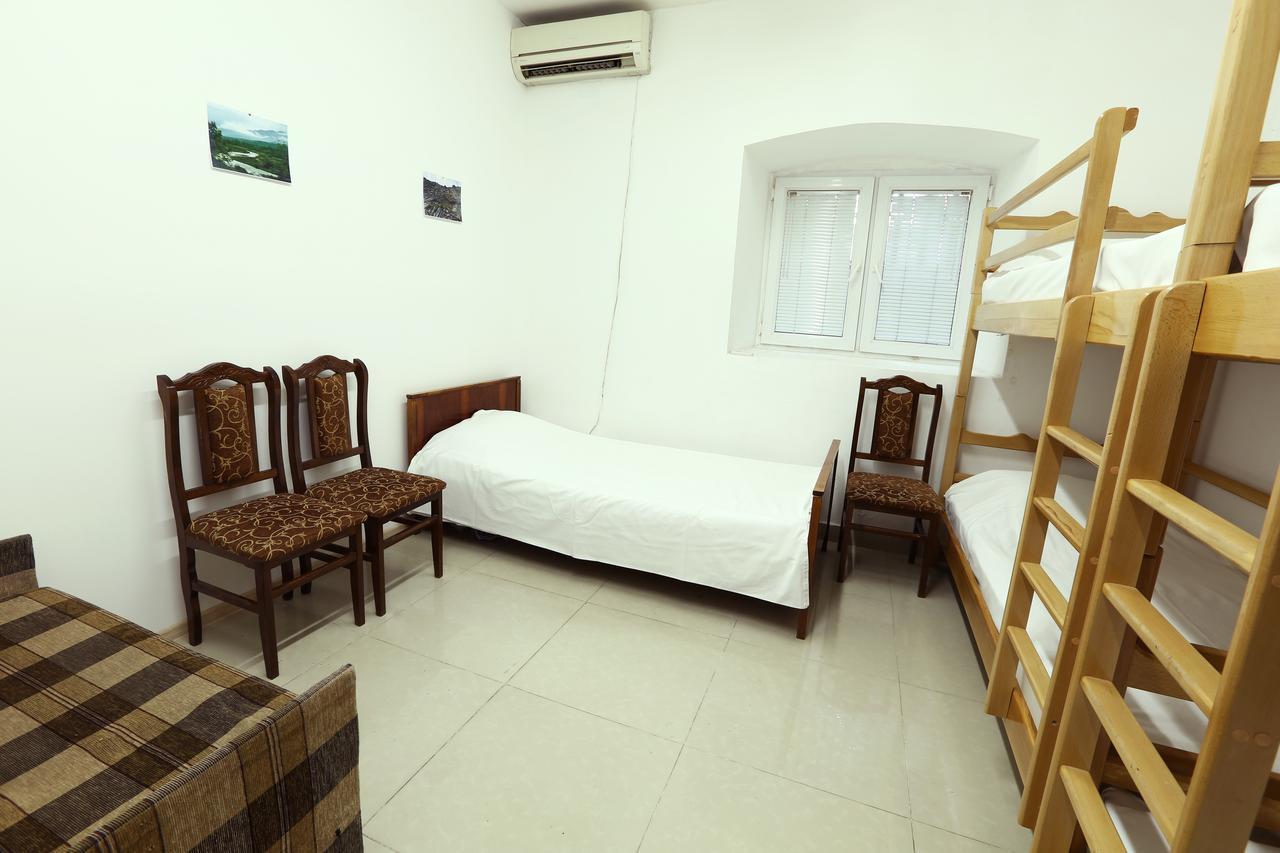 יירבאן Byron Hostel מראה חיצוני תמונה